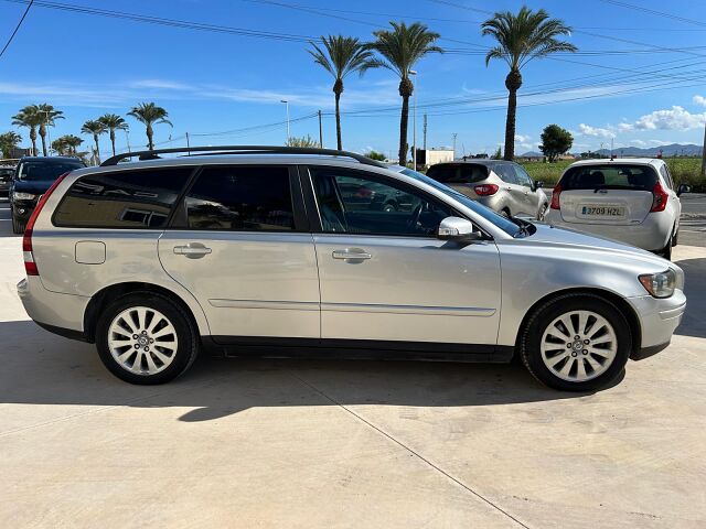 VOLVO V5 ESTATE 2.4 AUTO SPANISH LHD IN SPAIN ONLY 115000 MILES SUPERB 2007